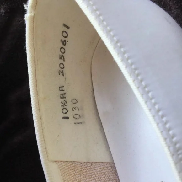 Vtg Special Occasions By Saugus Shoe White Satin with beads - Picture 8 of 12